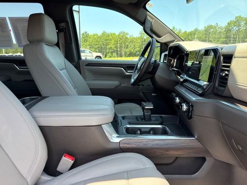 Used 2026 GMC Sierra 1500 SLT w/ SLT Premium Plus Package AWD/4WD image 13