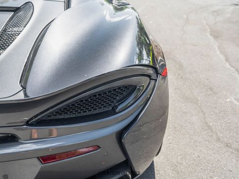 Used 2018 McLaren 570S Spider image 52