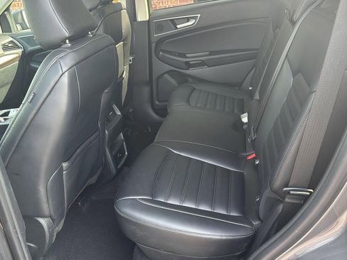Used 2024 Ford Edge SEL image 9
