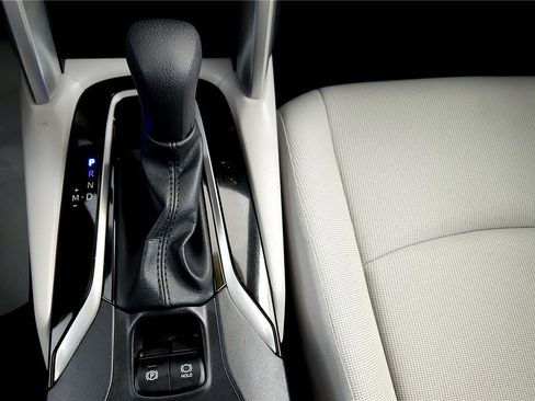 Used 2023 Toyota Corolla Cross L image 36