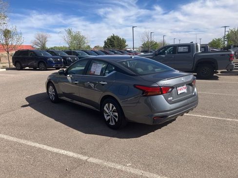 Used 2025 Nissan Altima 2.5 S FWD image 7