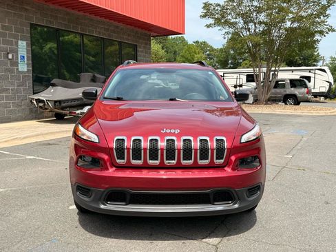 Used 2017 Jeep Cherokee Sport FWD image 5