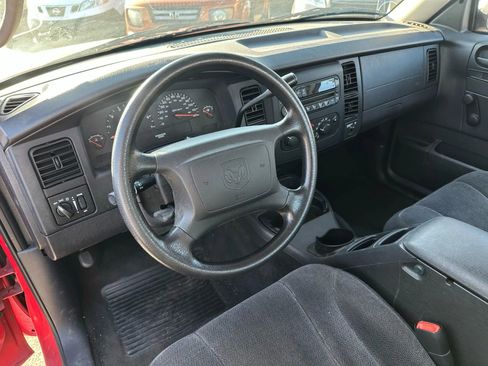 Used 2004 Dodge Dakota 2WD Club Cab w/ Tire & Handling Group image 11