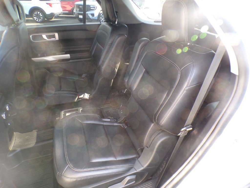 Used 2021 Ford Explorer XLT w/ Equipment Group 202A AWD/4WD image 46