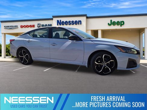 Used 2025 Nissan Altima 2.5 SR w/ SR Premium Package FWD image 1