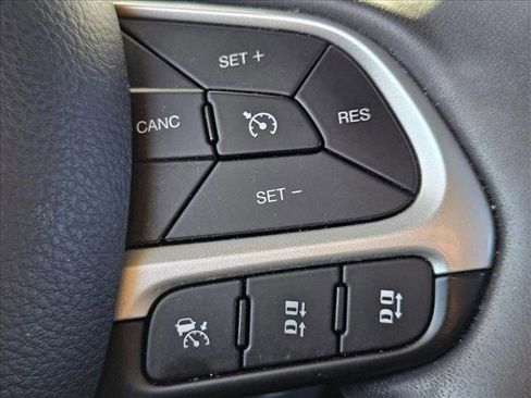 Used 2021 Jeep Compass Latitude image 18