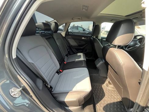 Used 2026 Volkswagen Jetta SE FWD image 28