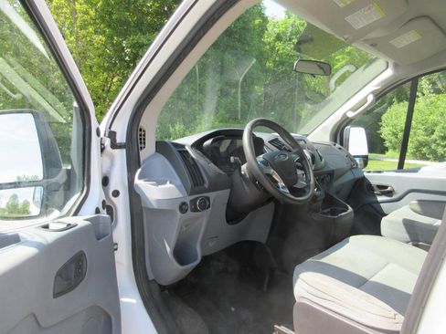 Used 2015 Ford Transit 250 130 Low Roof w/ Exterior Upgrade Package RWD image 24