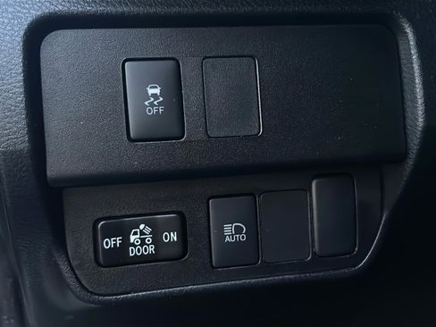 Used 2020 Toyota Tacoma SR image 37