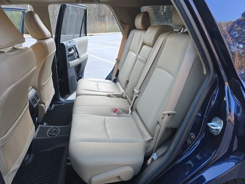 Used 2020 Toyota 4Runner SR5 Premium image 13