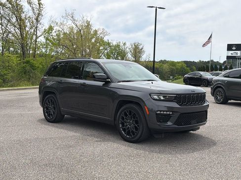 Used 2025 Jeep Grand Cherokee Summit image 1