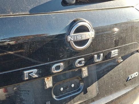 Used 2023 Nissan Rogue S image 12