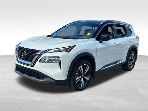 Certified 2021 Nissan Rogue SL w/ Premium Package FWD image 3