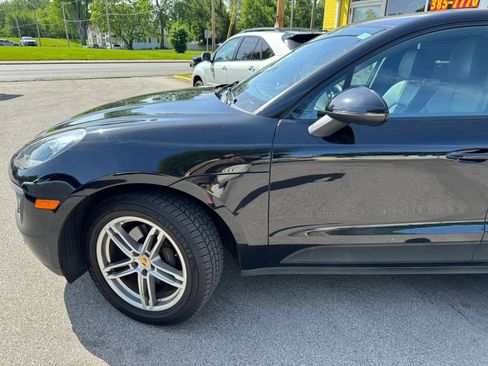 Used 2018 Porsche Macan Sport Edition AWD/4WD image 4