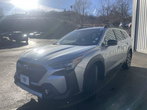 Used 2024 Subaru Outback Limited image 3