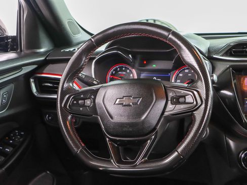 Used 2021 Chevrolet TrailBlazer RS w/ Technology Package FWD image 12
