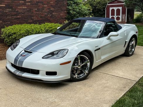 Used 2013 Chevrolet Corvette Grand Sport w/ 4LT Preferred Equipment Group RWD image 3