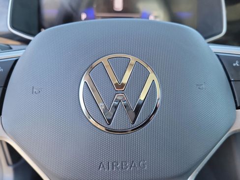 Used 2025 Volkswagen Jetta SE image 35