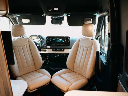 Used 2022 Mercedes-Benz Sprinter 3500 image 27