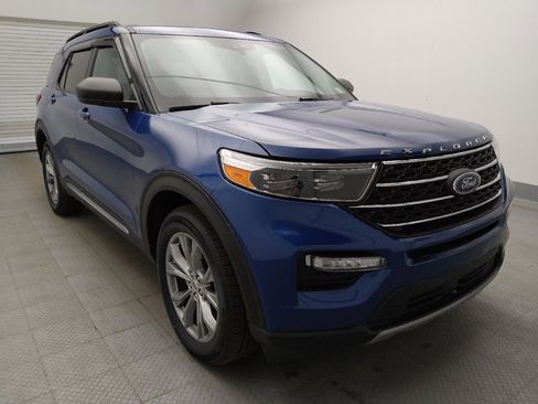 Used 2023 Ford Explorer XLT w/ Equipment Group 202A AWD/4WD image 13