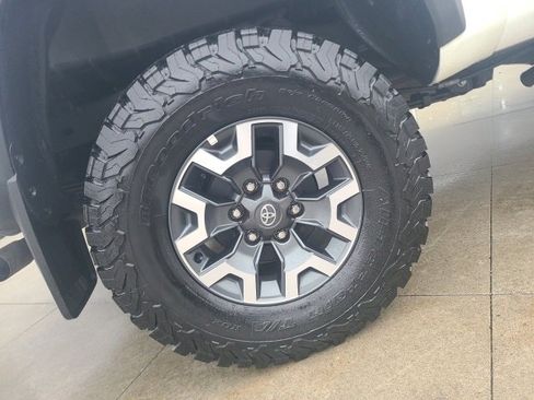 Used 2023 Toyota Tacoma TRD Off-Road image 10