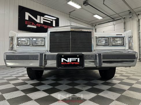 Used 1988 Lincoln Town Car Signature image 13