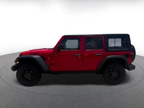 Used 2025 Jeep Wrangler Unlimited Sport AWD/4WD image 2