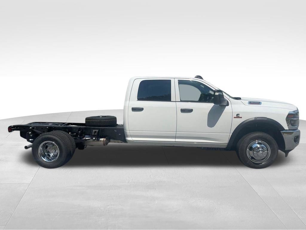 New 2026 RAM 3500 Tradesman AWD/4WD image 4