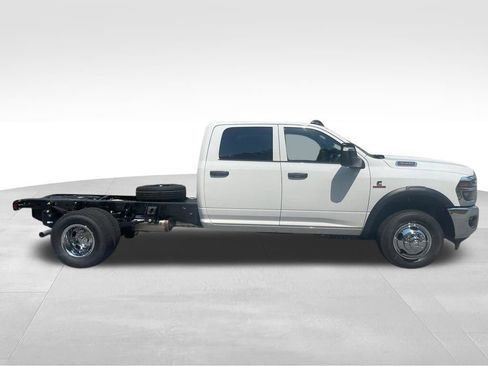 New 2026 RAM 3500 Tradesman AWD/4WD image 4