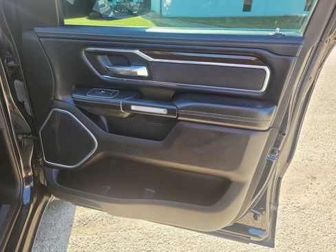 Used 2022 RAM 1500 Laramie AWD/4WD image 9