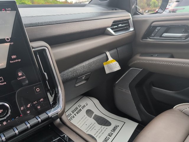Used 2026 GMC Yukon XL Denali Ultimate w/ LPO, Floor Liner Package AWD/4WD image 31