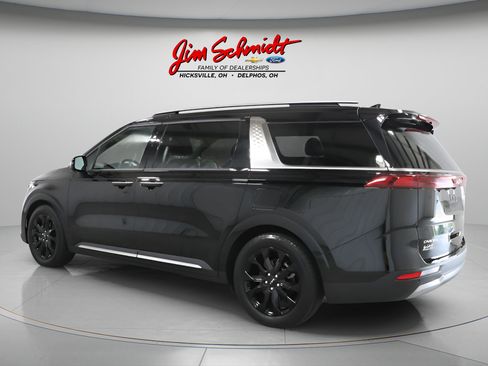 Used 2024 Kia Carnival FWD image 4