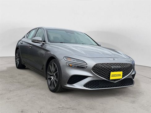 Used 2023 Genesis G70 2.0T image 5