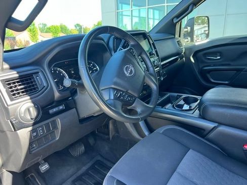 Used 2024 Nissan Titan SV w/ SV Convenience Package AWD/4WD image 12