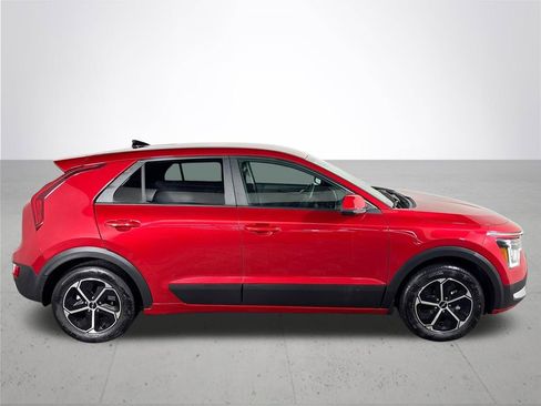 Certified 2023 Kia Niro LX image 6