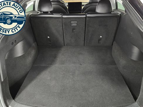 Used 2021 Tesla Model Y Long Range AWD/4WD image 28