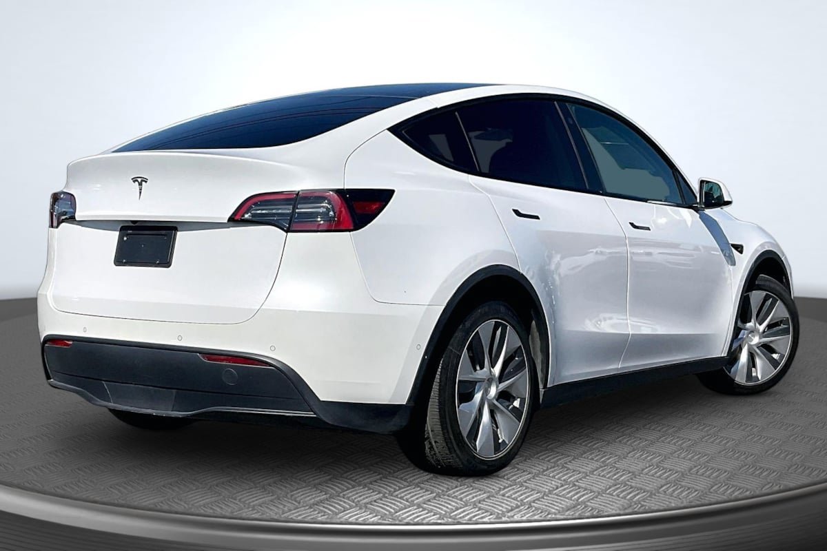 Used 2021 Tesla Model Y Long Range AWD/4WD image 13