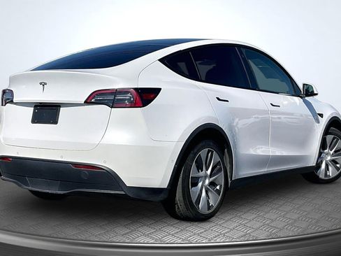 Used 2021 Tesla Model Y Long Range AWD/4WD image 13