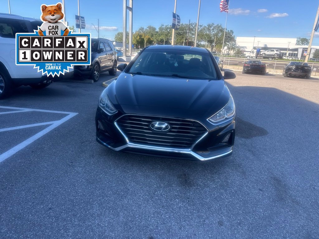 Used 2019 Hyundai Sonata SE w/ Winter Weather Package FWD image 2
