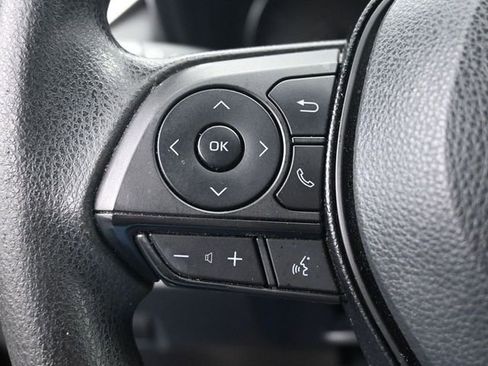 Used 2020 Toyota RAV4 LE image 17