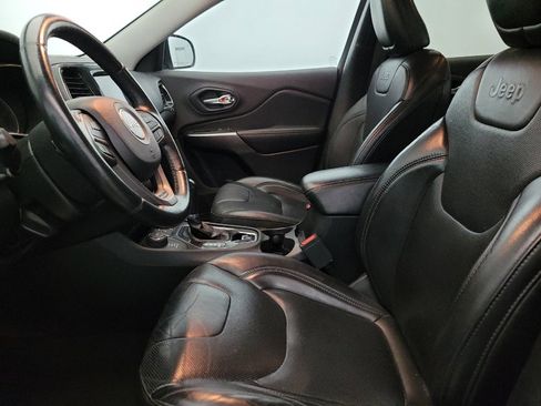 Used 2019 Jeep Cherokee Limited image 17