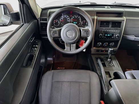 Used 2012 Jeep Liberty Sport RWD image 17