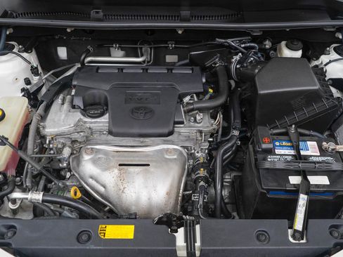 Used 2013 Toyota RAV4 Limited AWD/4WD image 32