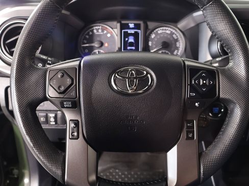 Used 2021 Toyota Tacoma TRD Sport image 3