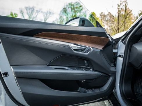 Used 2022 Audi e-tron GT Premium Plus image 44