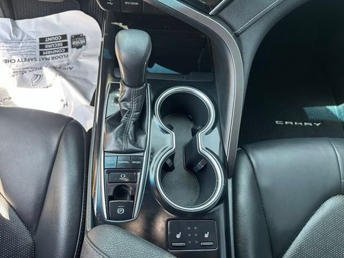 Used 2018 Toyota Camry XSE FWD image 16