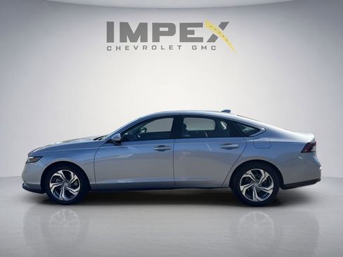 Used 2023 Honda Accord Touring image 2