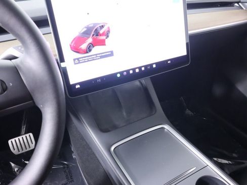 Used 2024 Tesla Model Y Performance AWD/4WD image 13