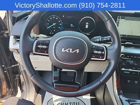 Used 2022 Kia Carnival SX Prestige FWD image 12