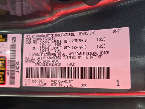 Used 2025 Toyota Tundra SR5 w/ SR5 Convenience Package AWD/4WD image 33